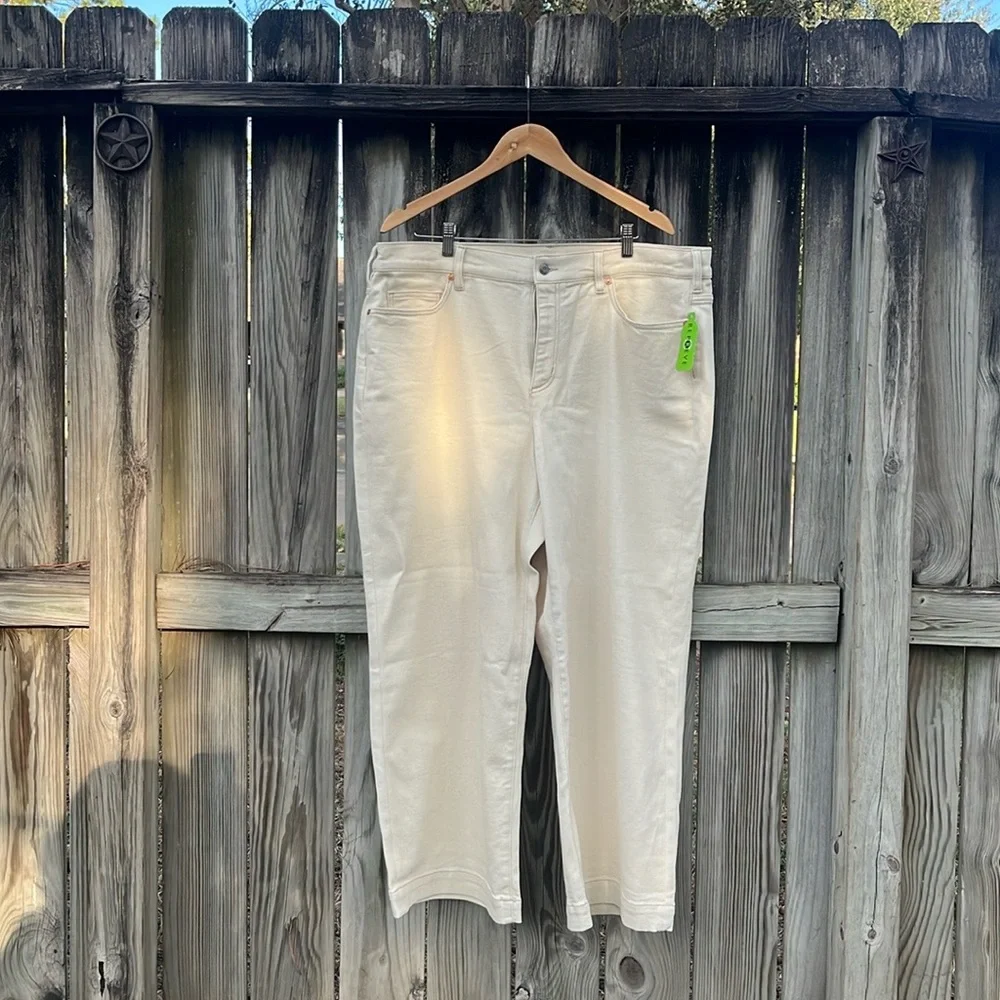 Jeans - Picture 1 of 6